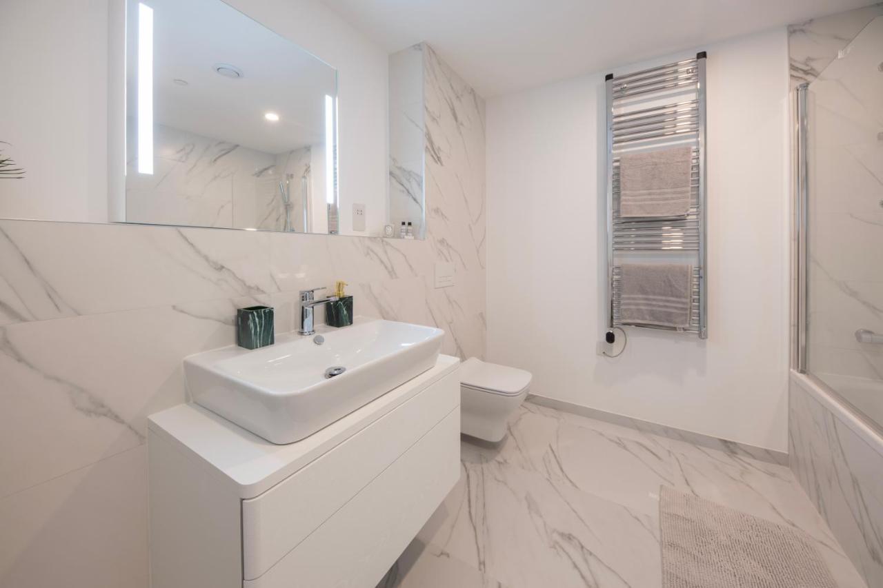 Brand New Luxury 1 Bed 2 Bath Apartment - Spa & Pool Gibraltar Exterior foto